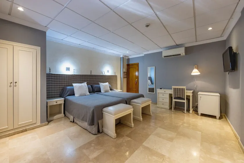 Hotel Sacromonte - Image 1