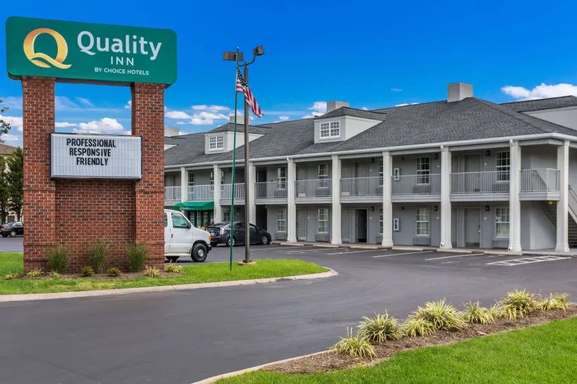 Quality Inn Gallatin-Nashville Metro - Image 1