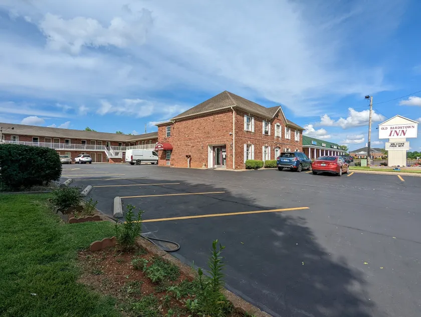 Old Bardstown Inn - Image 1