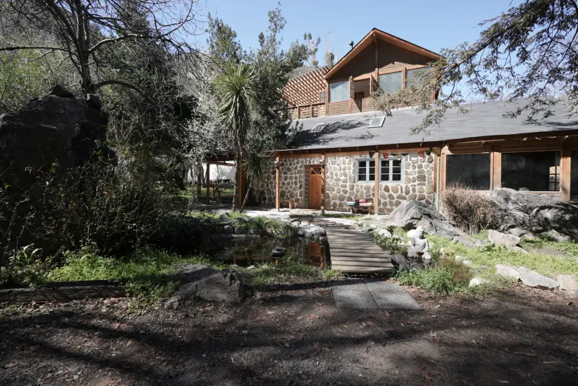 Refugio Atreyu - Image 1