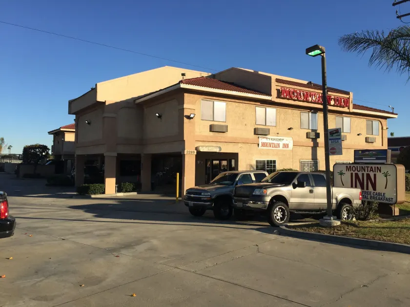 Mountain Inn - Image 1