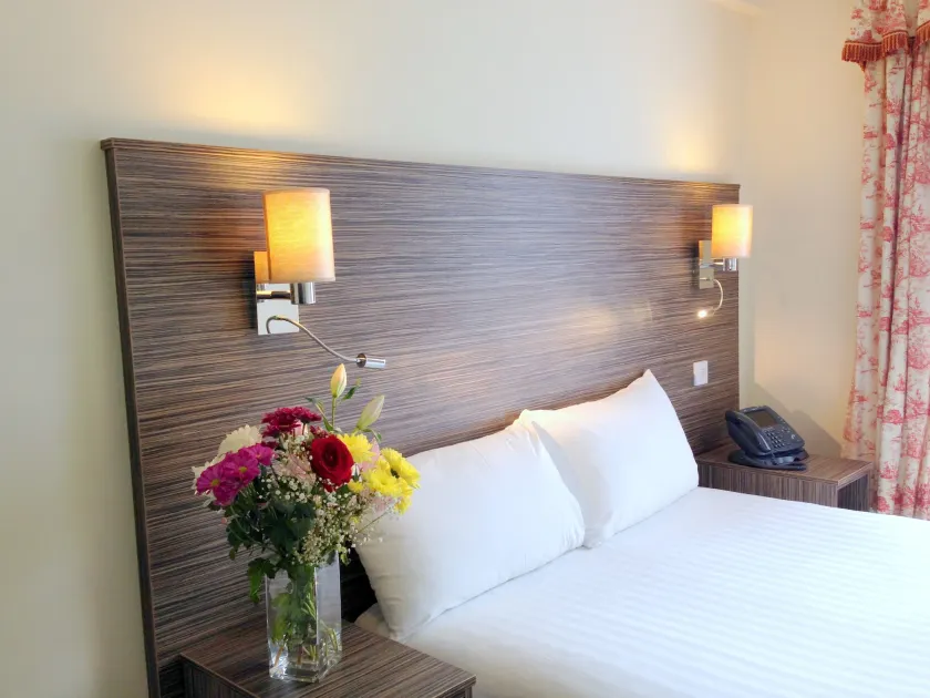 Ely House Hotel - Image 1