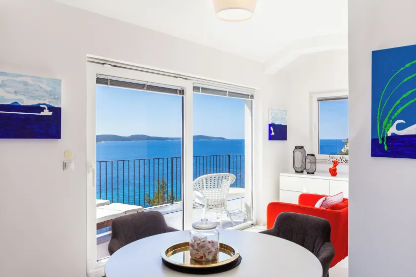 Blue Bay Residence - Image 1