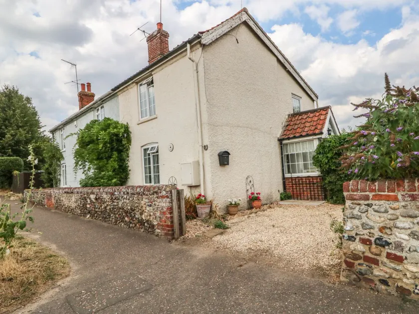 MEGS COTTAGE, admite mascotas, con un jardín en Norwich, Ref 21440 - Image 1