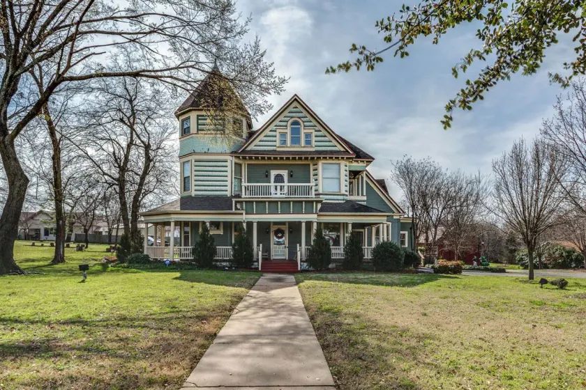 Four Winds Victorian Venue & Suites - Image 1