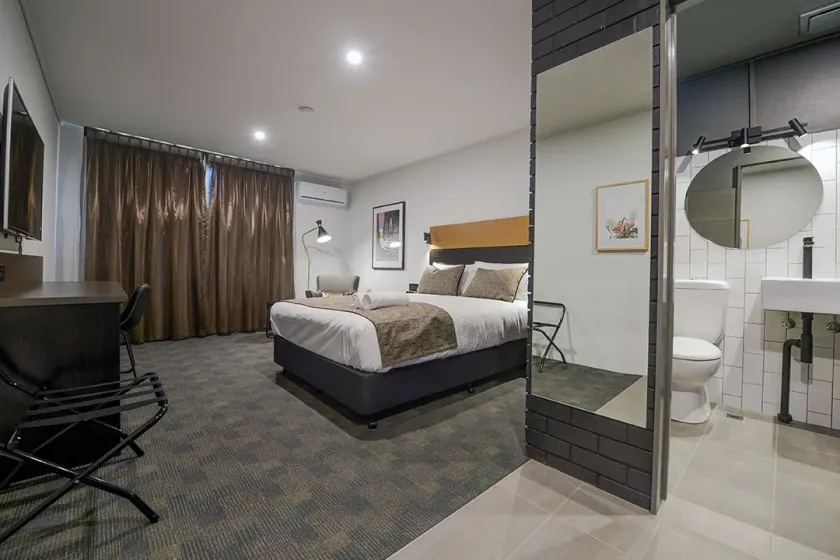 CBD Motor Inn - Image 1