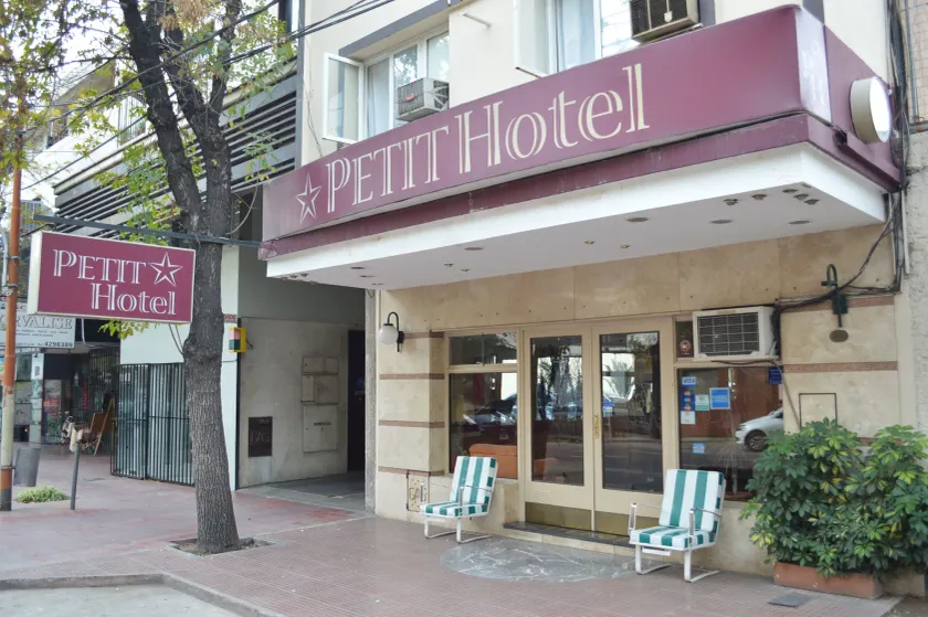 Hotel Petit - Image 1