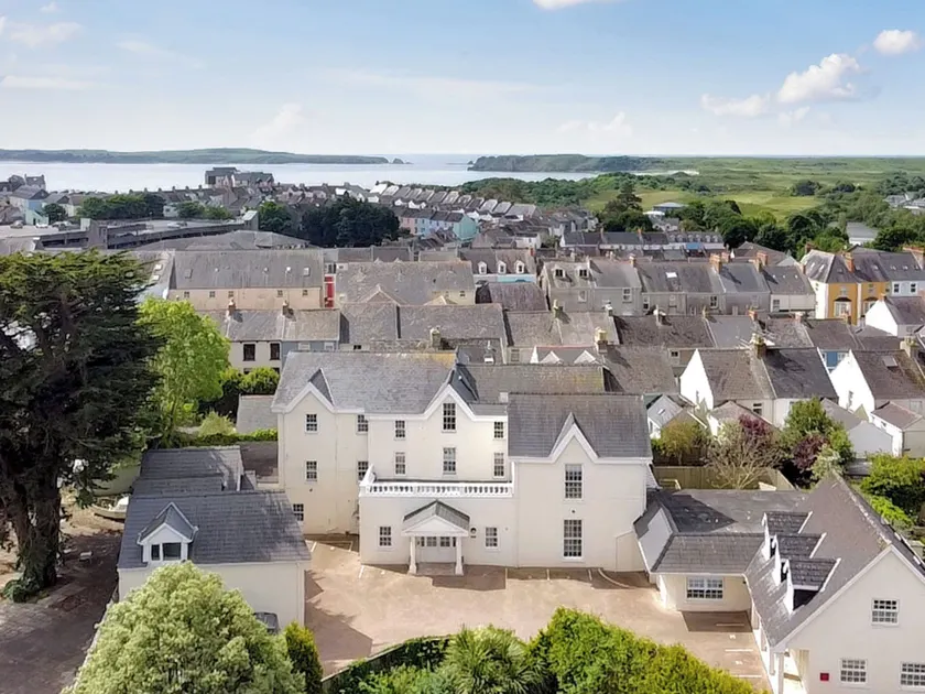 Hideaway House at The Hideaway, TENBY - Image 1