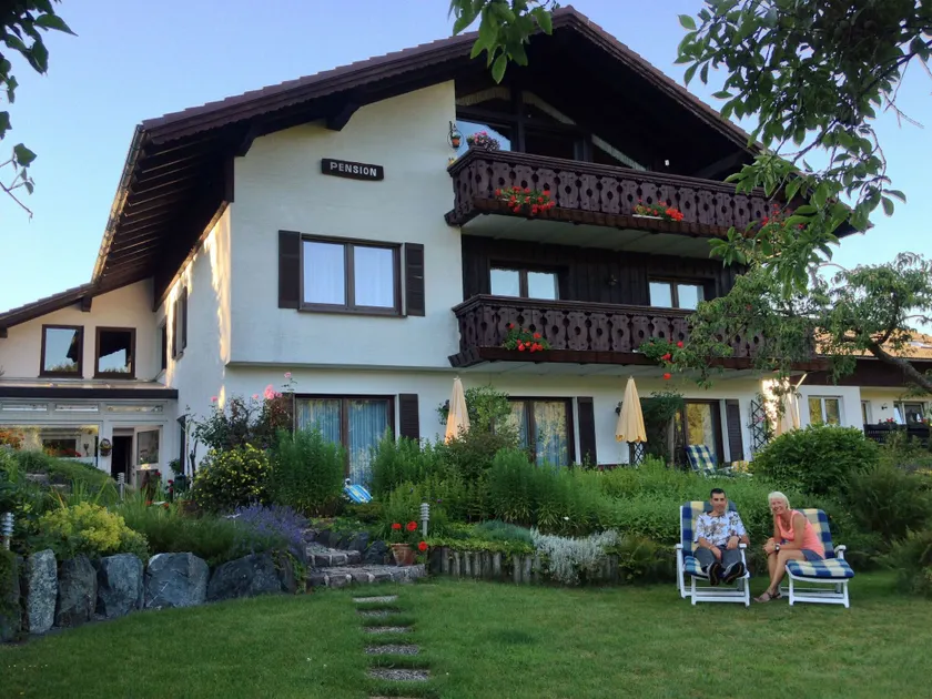 Appartement de vacances convivial et familial avec jardin, barbecue et terrasse | Vue jardin | Adapté au travail à distance - Image 1