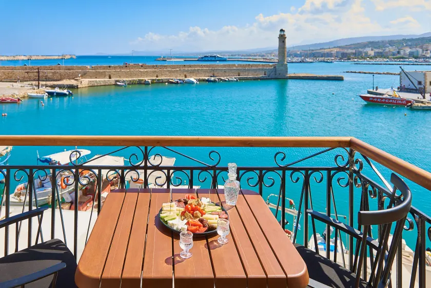 Vista Del Porto Luxury Suites - Image 1