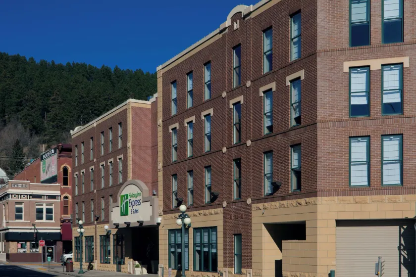 Holiday Inn Express Hotel & Suites Deadwood-Gold Dust Casino by IHG - Image 1