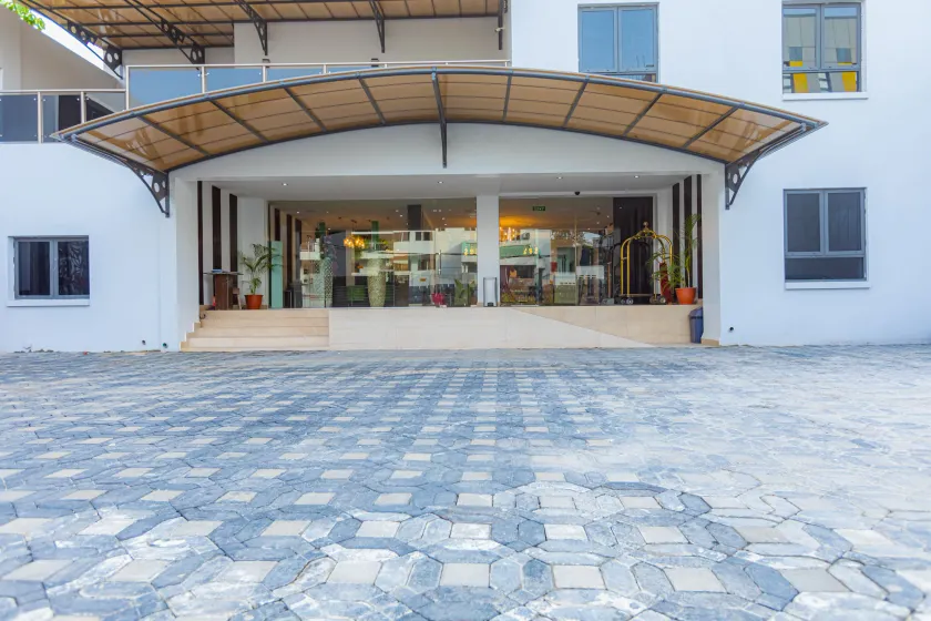 Isglo Hotels Ikoyi - Image 1