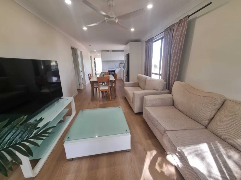 Modern 3 bed House in a Quiet Acreage - Image 1