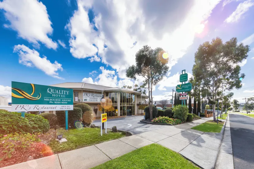 Quality Hotel Melbourne Airport - Image 1