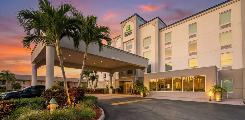 Holiday Inn Express Hotel & Suites Cocoa Beach by IHG - Image 1