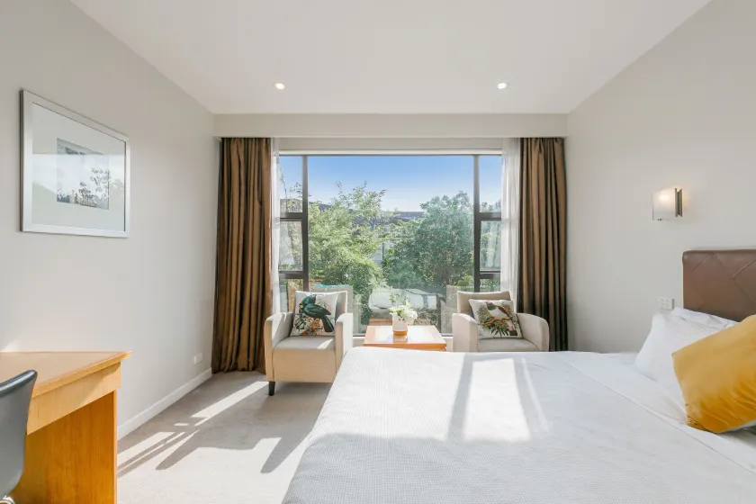 Boulevard Hotel - Image 1