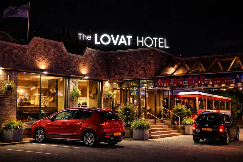 Lovat Hotel - Image 1