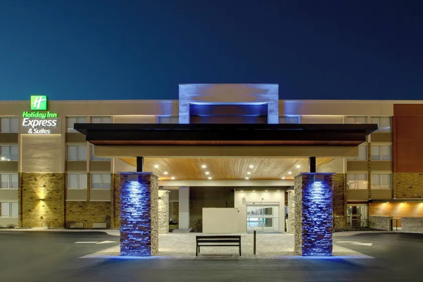 Holiday Inn Express & Suites Wapakoneta by IHG - Image 1