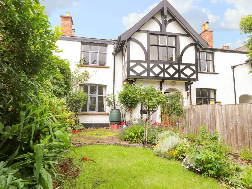 2 Ashby Place - Image 1
