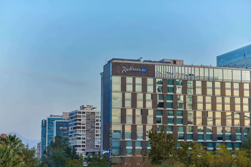 Radisson Blu Plaza El Bosque Santiago - Image 1