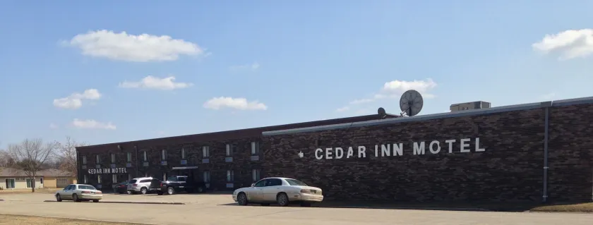 Cedar Inn - Image 1