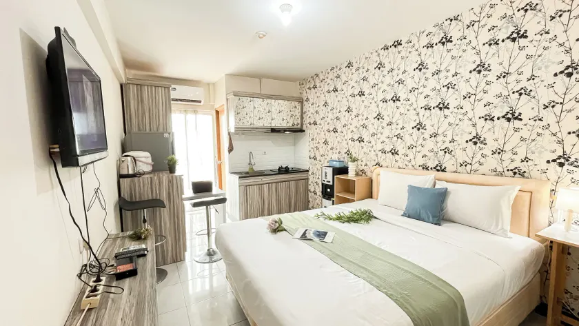 Cozy and Simple Living Studio Apartment at Cinere Resort By Travelio - Image 1