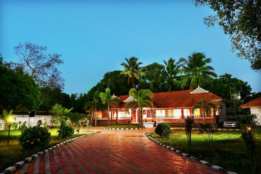 Baywatch Beach Resort - Image 1