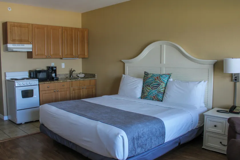 Shoreline Island Resort - Exclusively Adult - Image 1