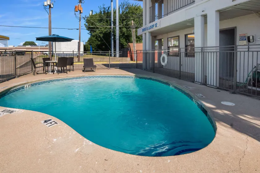 Motel 6 Irving - Loop 12 - Image 1