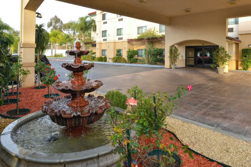 Citrus Suites Redlands Loma Linda Hotel - Image 1