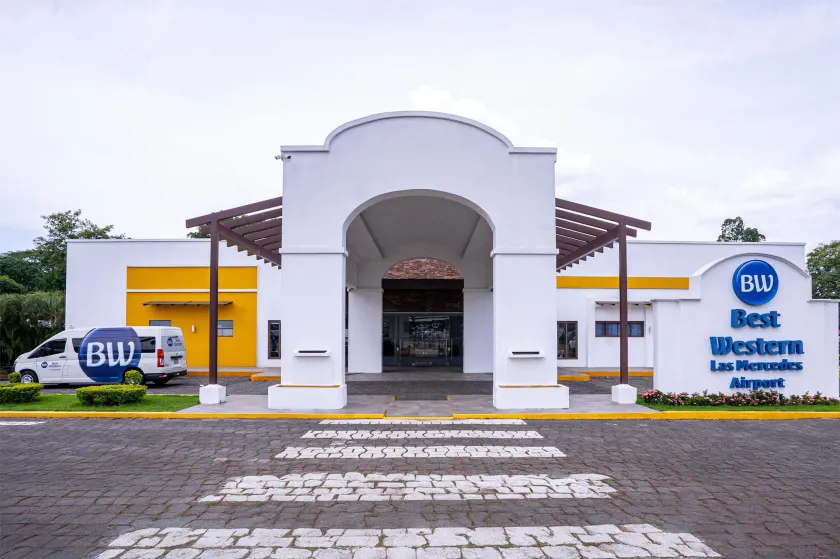 Best Western Las Mercedes Airport - Image 1