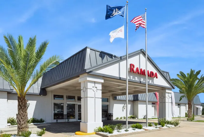 Ramada by Wyndham Houma - Image 1