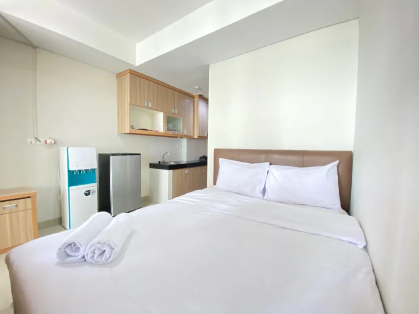 Stylish & Comfy Studio at Dago Suites Apartment By Travelio - Image 1