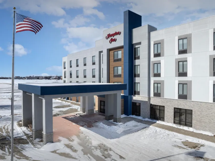 Hampton Inn Waterloo Cedar Valley - Image 1