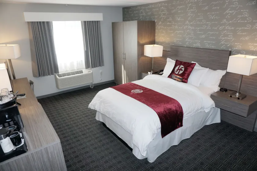 Hartford Hotel Best Western Signature Collection - Image 1