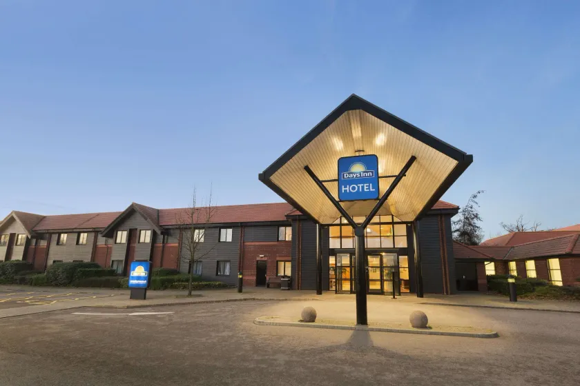 Days Inn Stevenage North - Image 1