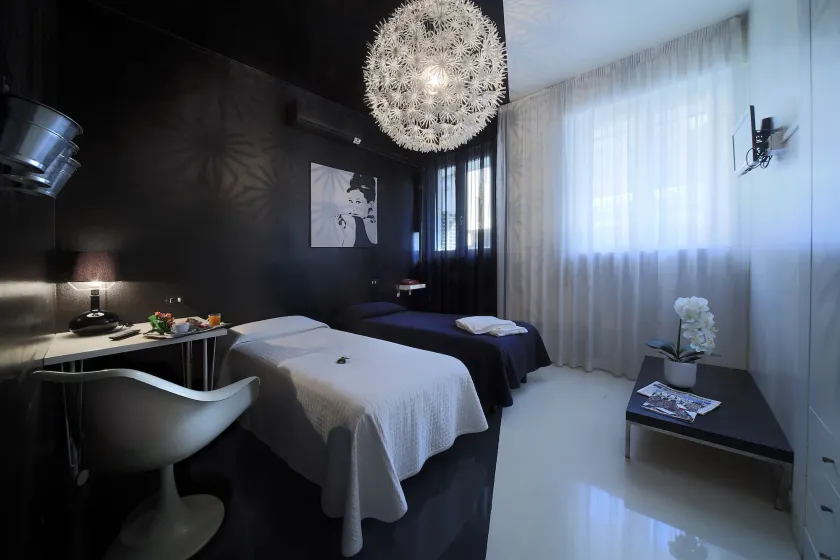 Hotel Cristallo Brescia - Image 1