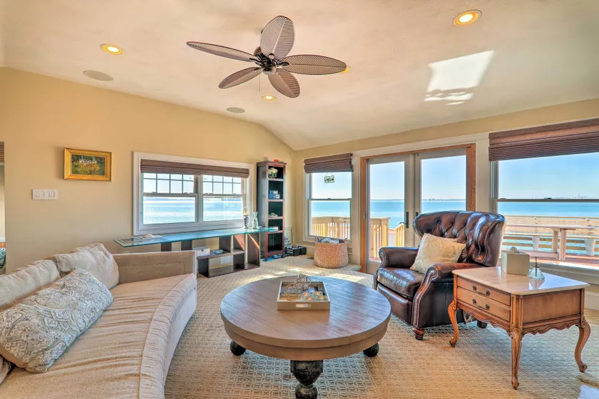 Waterfront Retreat w/ Deck ~ 7 Mi to Boston! - Image 1