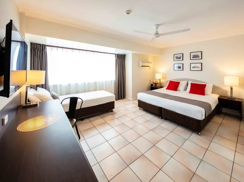 Hides Hotel - Image 1