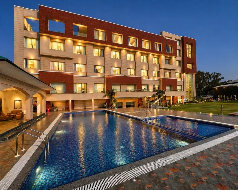 Hotel Classic Residency - Image 1
