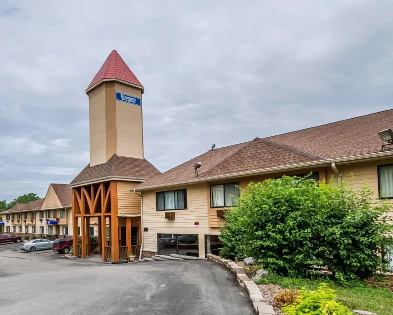 Rodeway Inn & Suites Madison East - Image 1