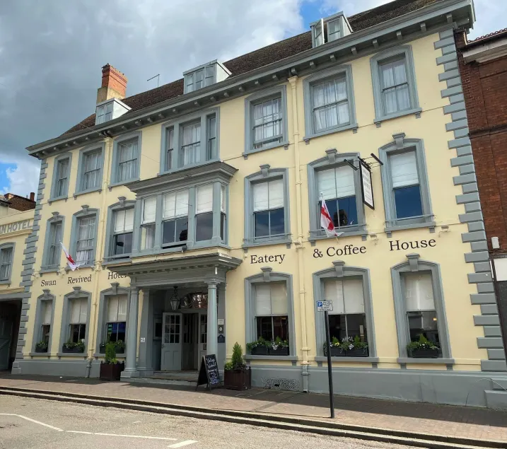 Swan Revived Hotel - Image 1