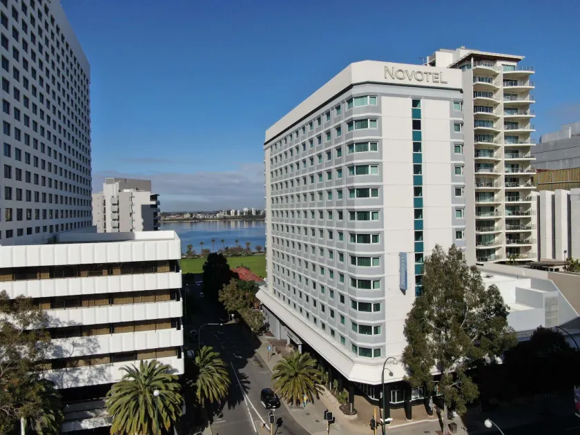 Novotel Perth Langley - Image 1