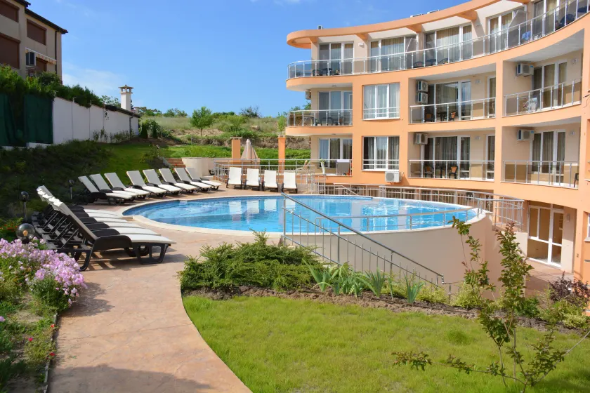 Villa Orange - Image 1
