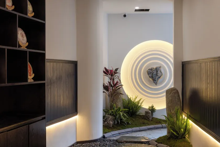Yunman Sky Cloud Quiet Garden Guesthouse offers breakfast and afternoon tea with free airport shuttle services The hotel provides a platform for visiting the ancient city and Yulong snow - Reception