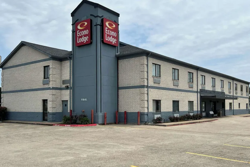 Econo Lodge Beaumont I-10 South - Image 1