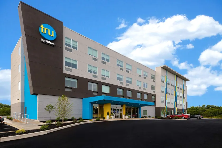Tru by Hilton Grantville, PA - Image 1