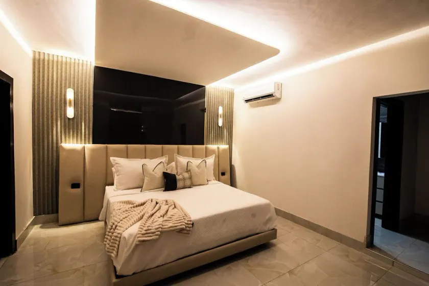 lovera hotel - Image 1