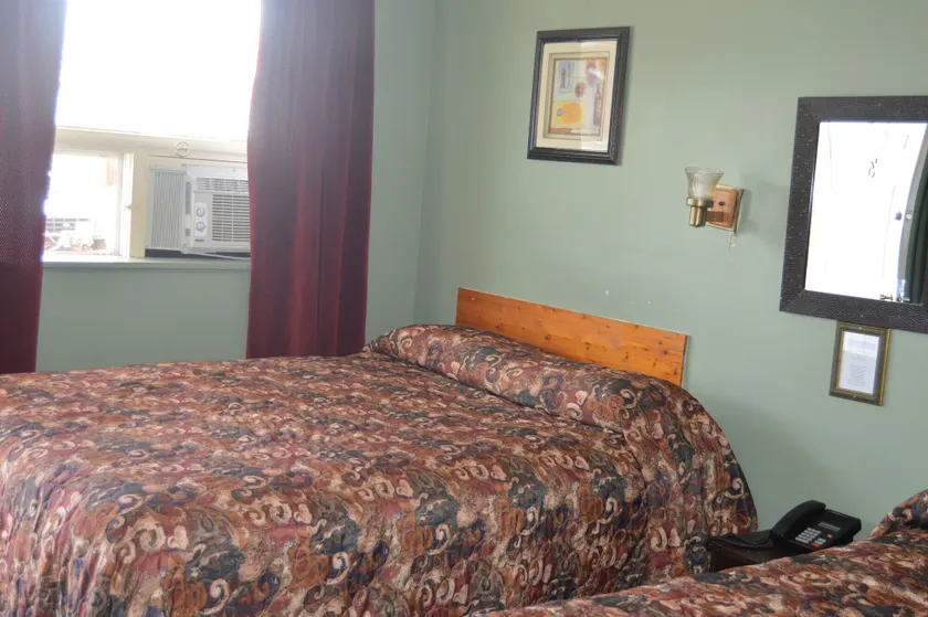 Modern Motel - Image 1