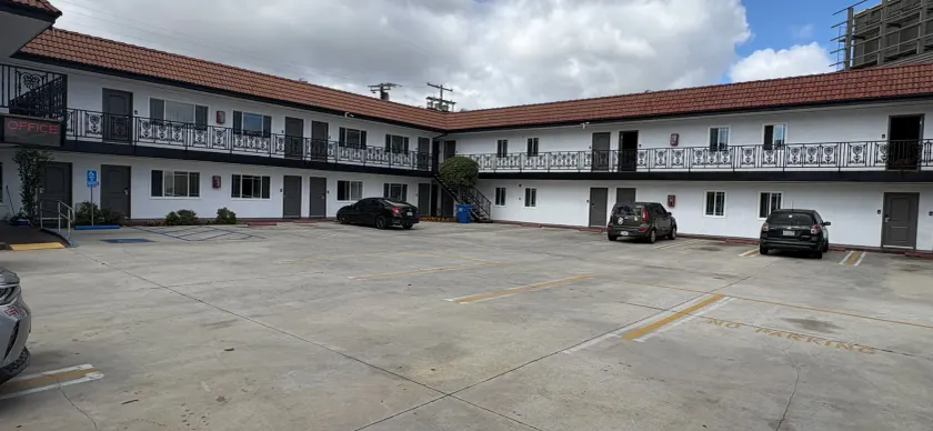 Stay Inn Motel - Image 1